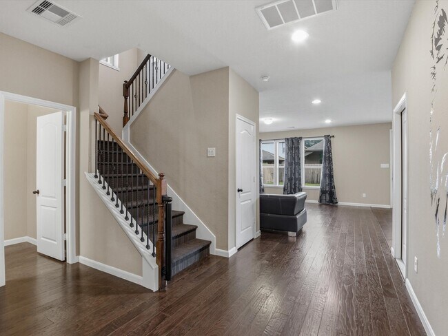 Building Photo - 16515 Williamstown Dr