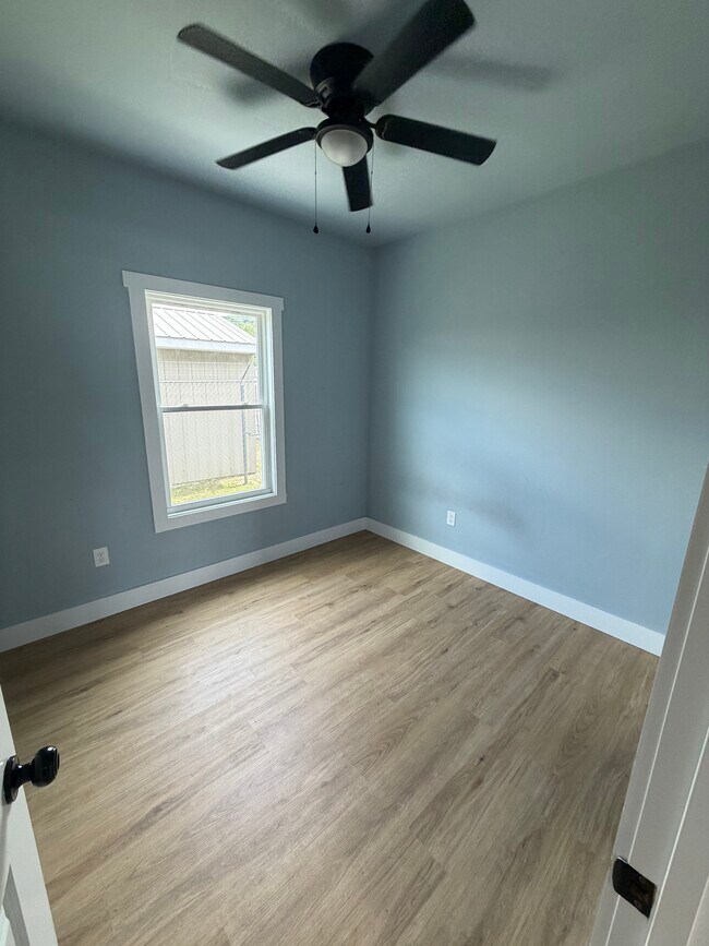 Building Photo - 2070 US-25W