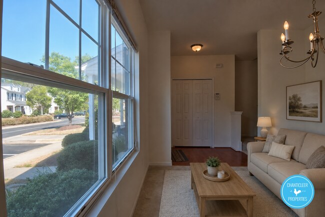 Building Photo - 1725 TW Alexander Dr