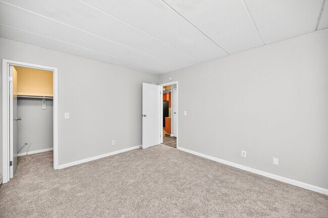 Building Photo - 3307 Jefferson Ave