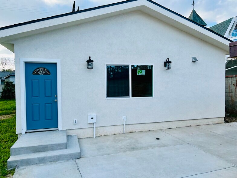 Primary Photo - 6227 Orion Ave