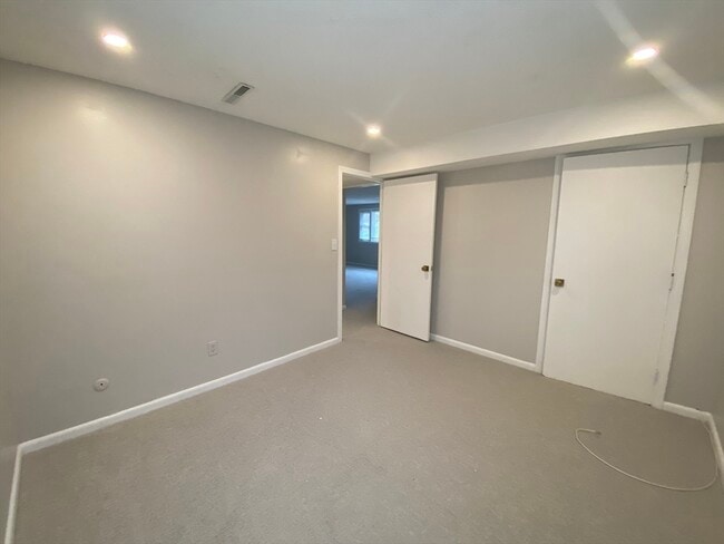 Building Photo - 128 Cheryl Ln