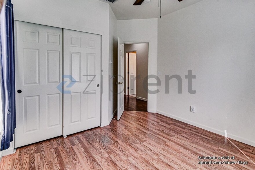 Building Photo - 1833 Rail St