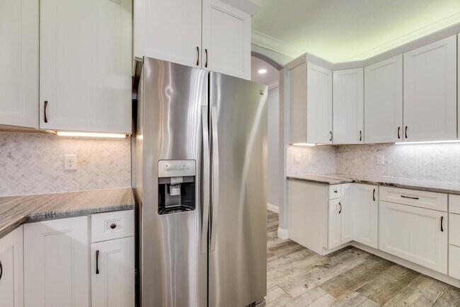 Building Photo - 1148 Sioux Cir