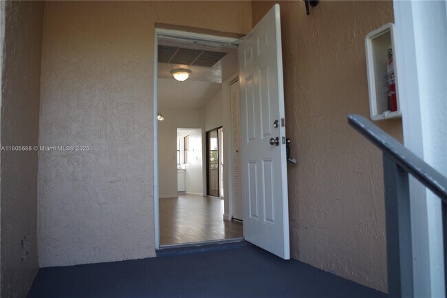 Building Photo - 1500 Jefferson Dr