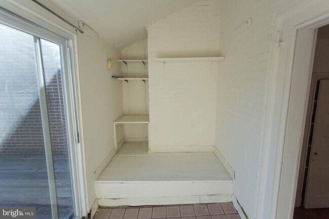 Building Photo - 916 Spruce St