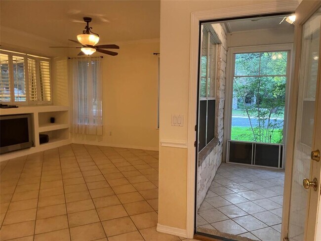 Building Photo - 120 Brazos Dr