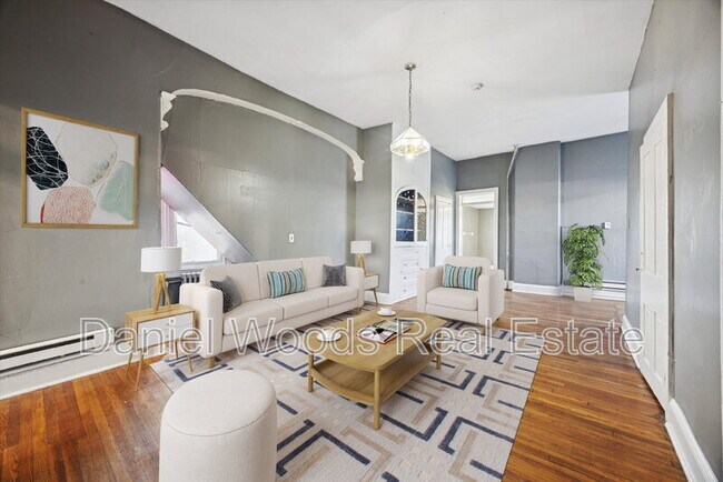 Building Photo - 330 Kerlin St