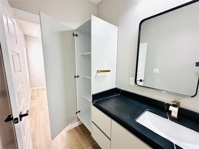 Building Photo - 105 San Jose Dr