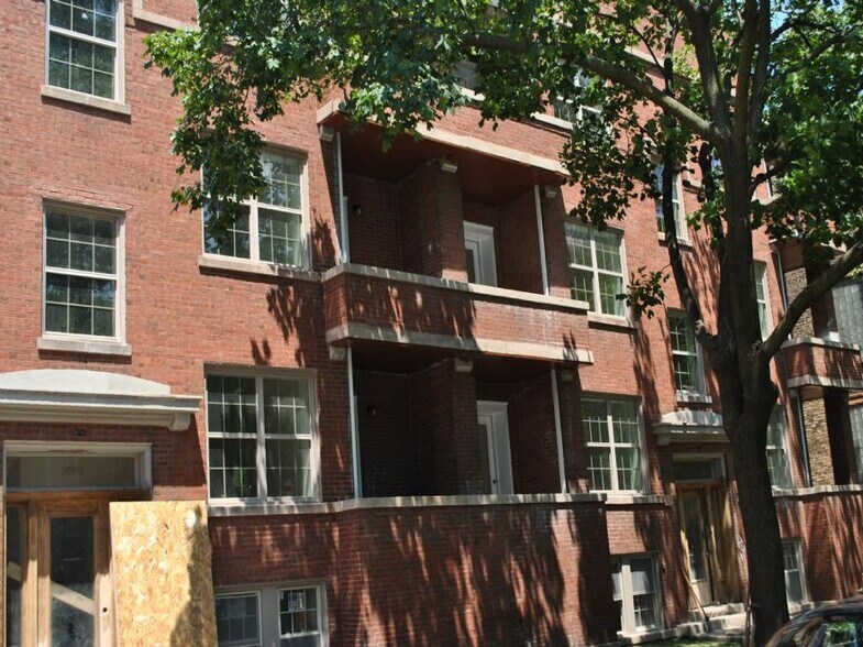 Building Photo - 1630 W Fargo Ave