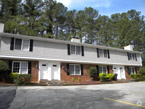 Building Photo - Lilburn 2 Bed/2.5 Bath End Unit Townhouse!...