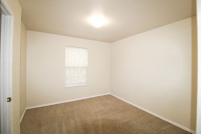 Building Photo - 16122 Branching Oaks