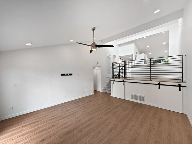Building Photo - 3B/2BA Home in Encinitas Now Available for...