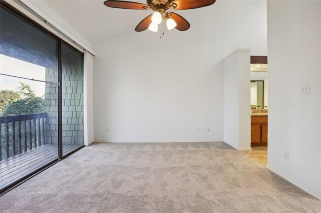 Building Photo - 7122 Wood Hollow Dr