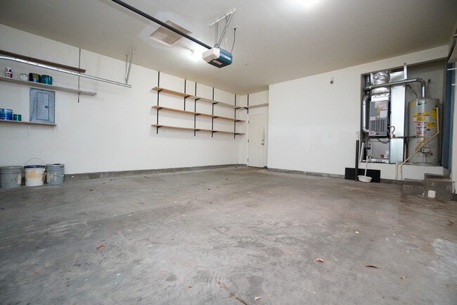 Building Photo - 11301 W Goldenrod Ave