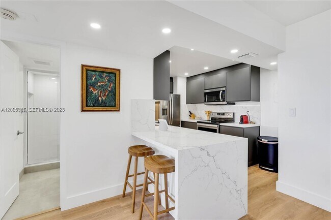 Building Photo - 780 NE 69th St