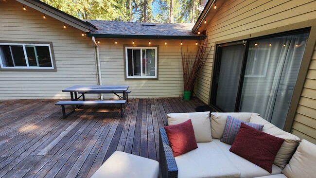 Building Photo - 50% off 1st months rent!! Beautiful Boulder Creek Redwood Home!