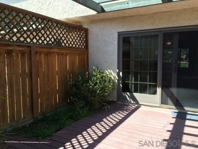 Building Photo - 2770 Caminito Cedros