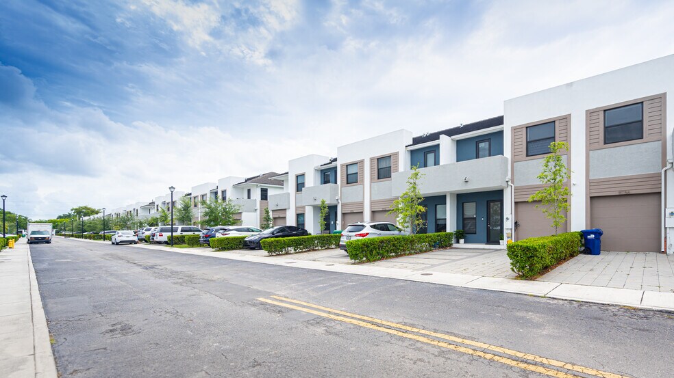 Building Photo - 11756 SW 106th Ter