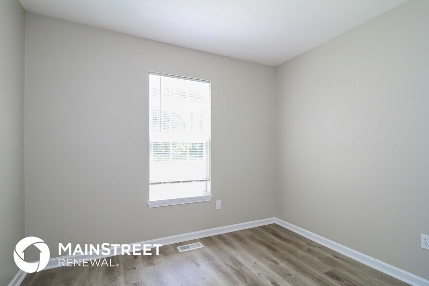 Building Photo - 3905 Kehoe Dr