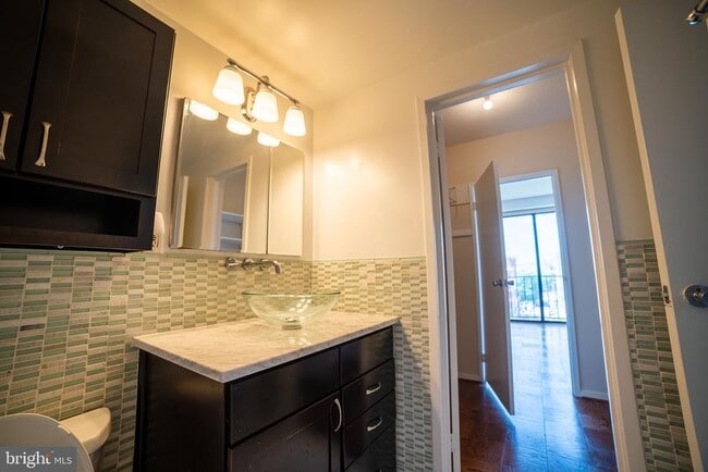 Building Photo - 4141 Henderson Rd