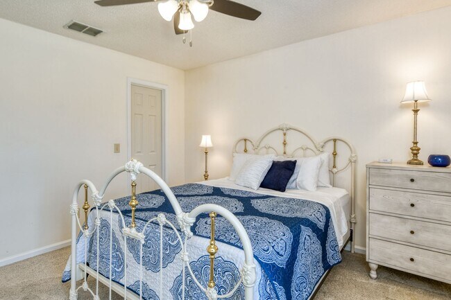 Building Photo - Peaceful Pond-Front Retreat | Family-Frien...