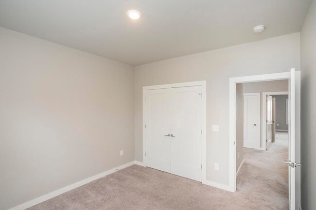 Building Photo - 3637 Hydes Ferry Rd