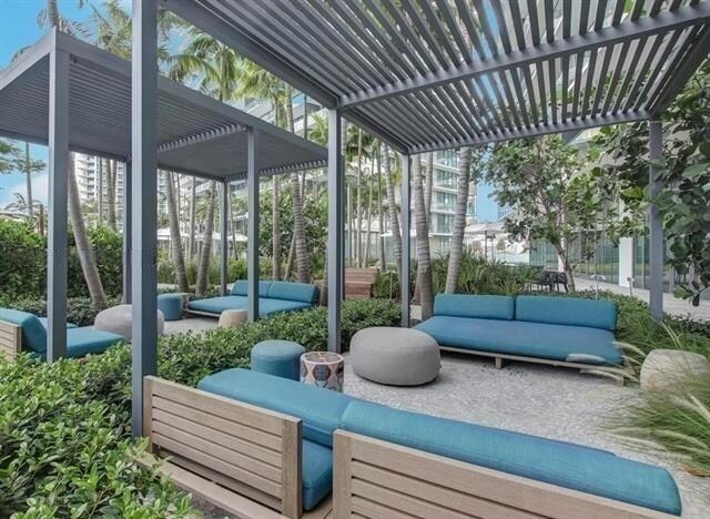 Building Photo - 480 NE 31st