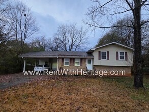 Building Photo - GREAT NEWS! 3 BEDROOM/ 2 BATH HOME WITH PARTIAL FINISHED BASEMENT
