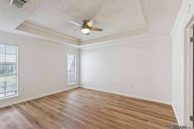 Building Photo - 3325 Myrtle Grove Dr