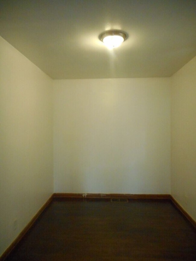 Building Photo - 3 Bedroom 1 Bath Downtown Augusta