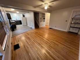 Building Photo - 6 Winsor Ave