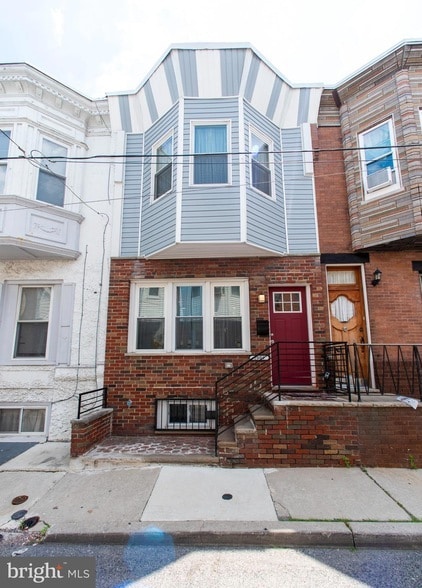 Building Photo - 2009 S Opal St