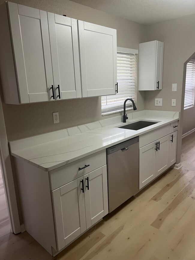 Building Photo - 1777 Wentwood Ave