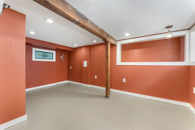 Building Photo - 2355 SE 44th Ave