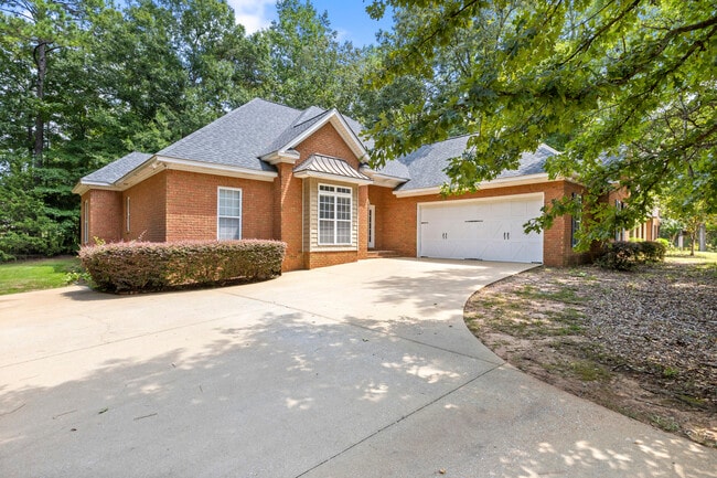 Primary Photo - 148 Carriage House Ln