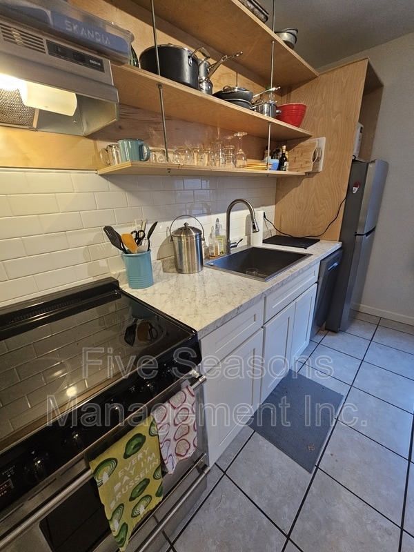 Building Photo - 22-24 Hayward Street - 4 (second floor rear)