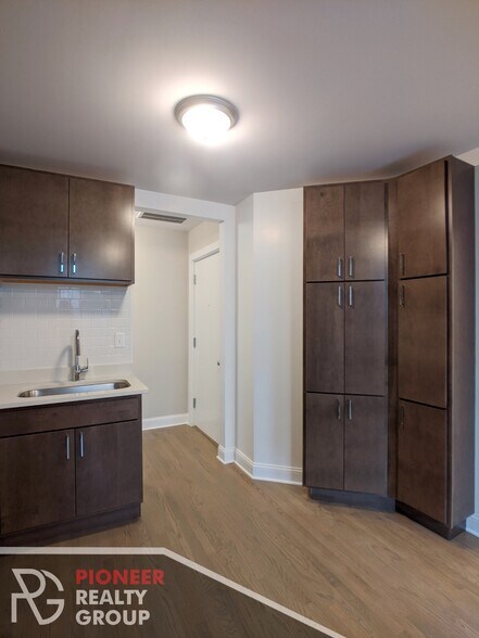 Building Photo - 3405 W Fullerton Ave