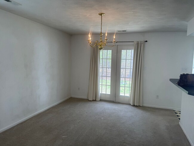 Building Photo - HOLLAND OAKS