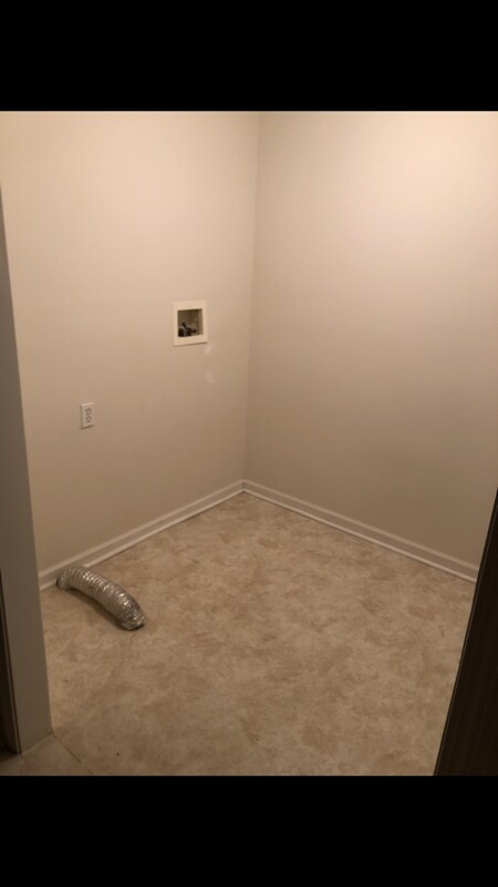 Building Photo - 8 E Oneida St