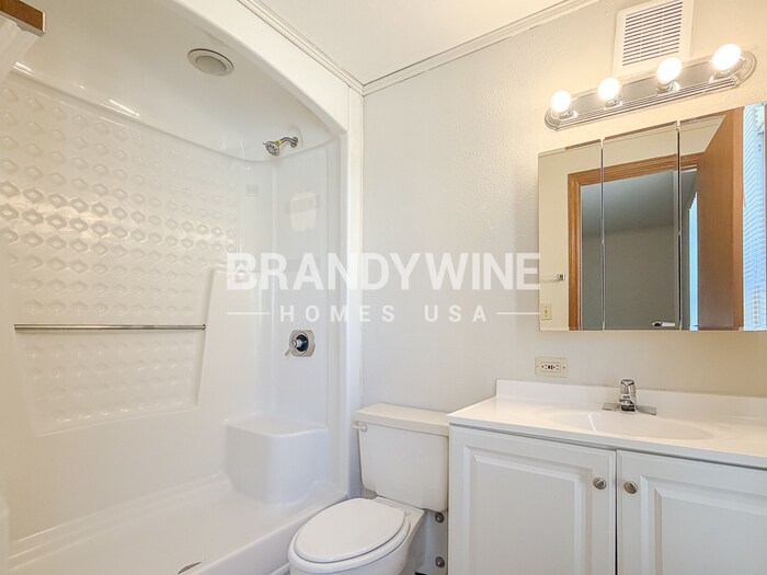 Building Photo - 4965 Reginald Rd