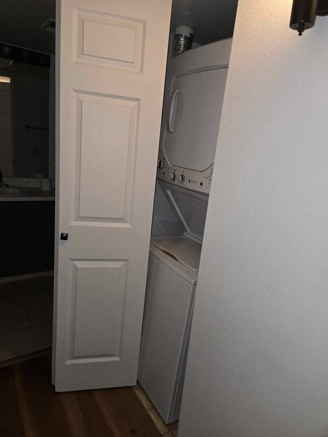 Building Photo - 2575 S Syracuse Way