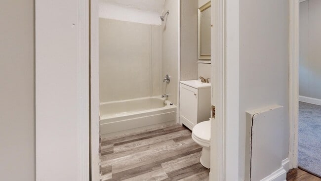 Building Photo - Old Brooklyn - 3 Bedroom Single Family Home