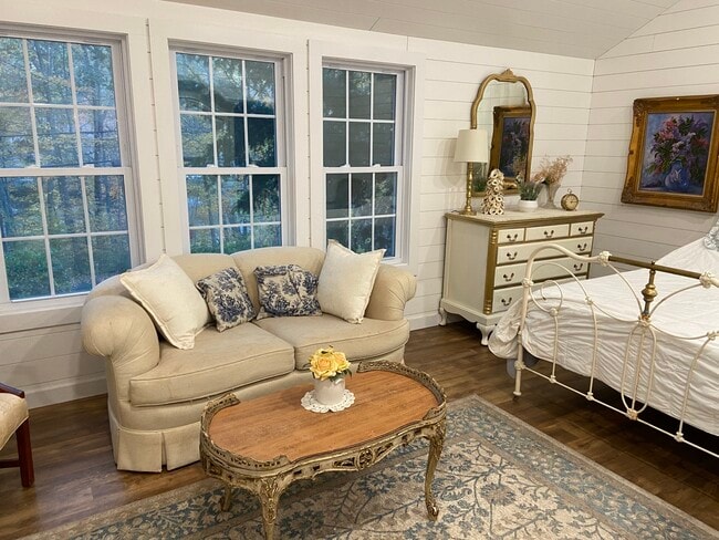 Building Photo - 290 Hamburg Rd