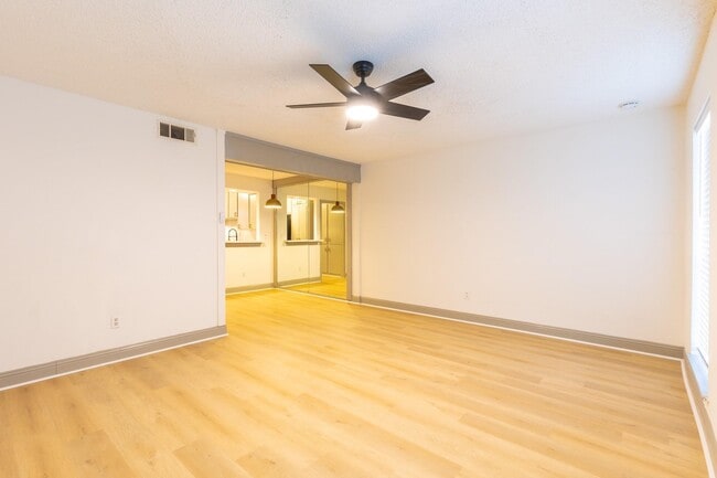 Building Photo - 11603 Chimney Rock Rd