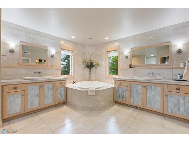 Building Photo - 1811-1817 7th St W