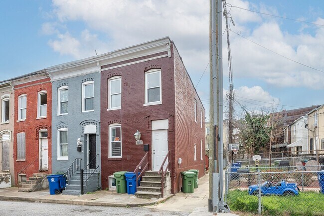 Building Photo - Two Bedroom Rental for Immediate Move In West Baltimore
