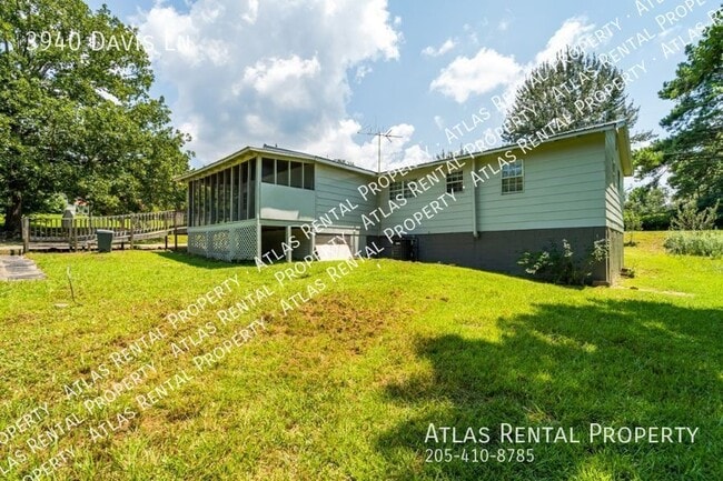 Building Photo - 3940 Davis Ln