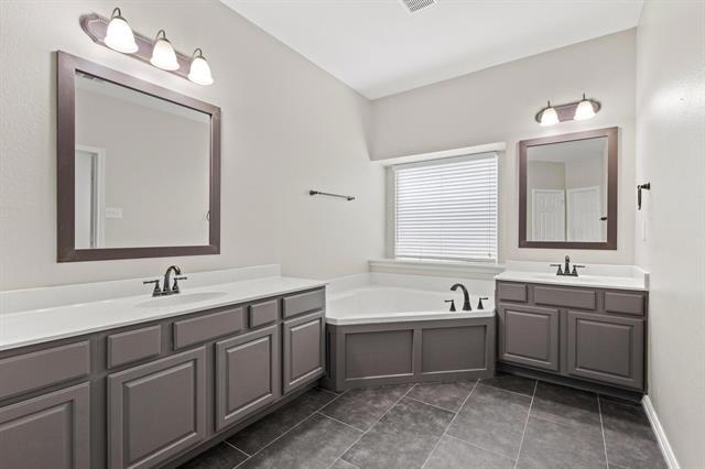 Building Photo - 689 Bonham Dr