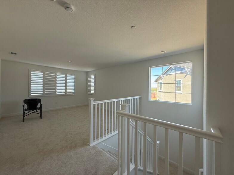 Building Photo - 3921 Mirecourt Cir